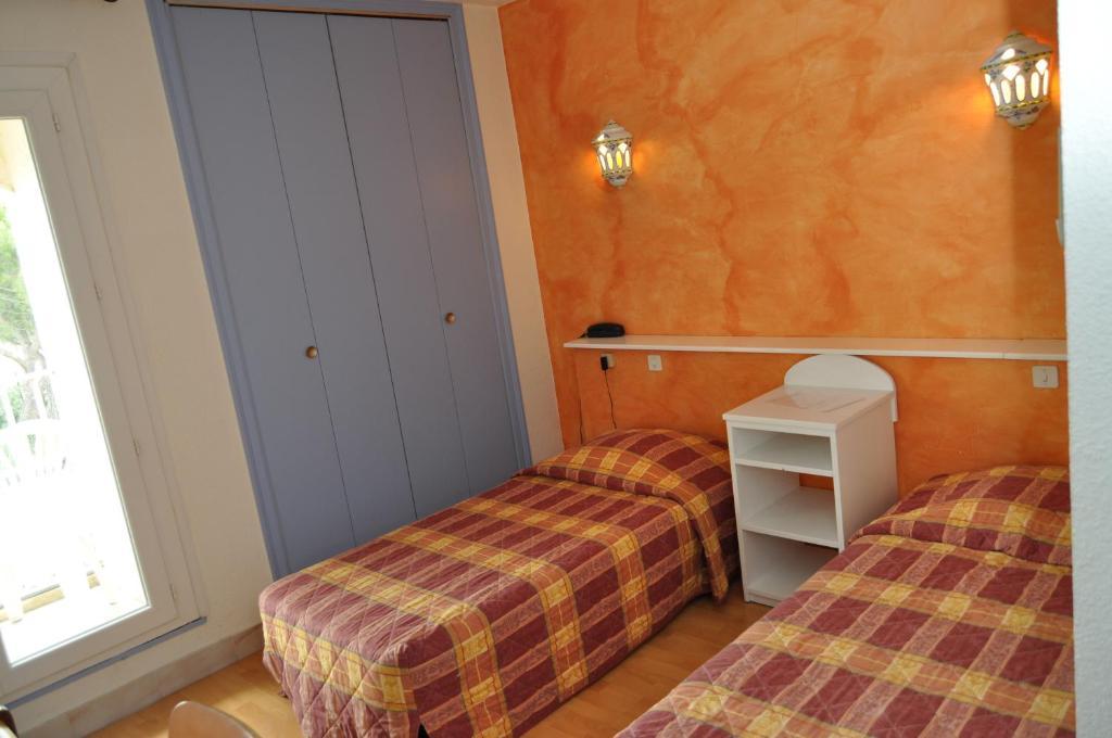 Les Mimosas Hotell Lunel  Rum bild