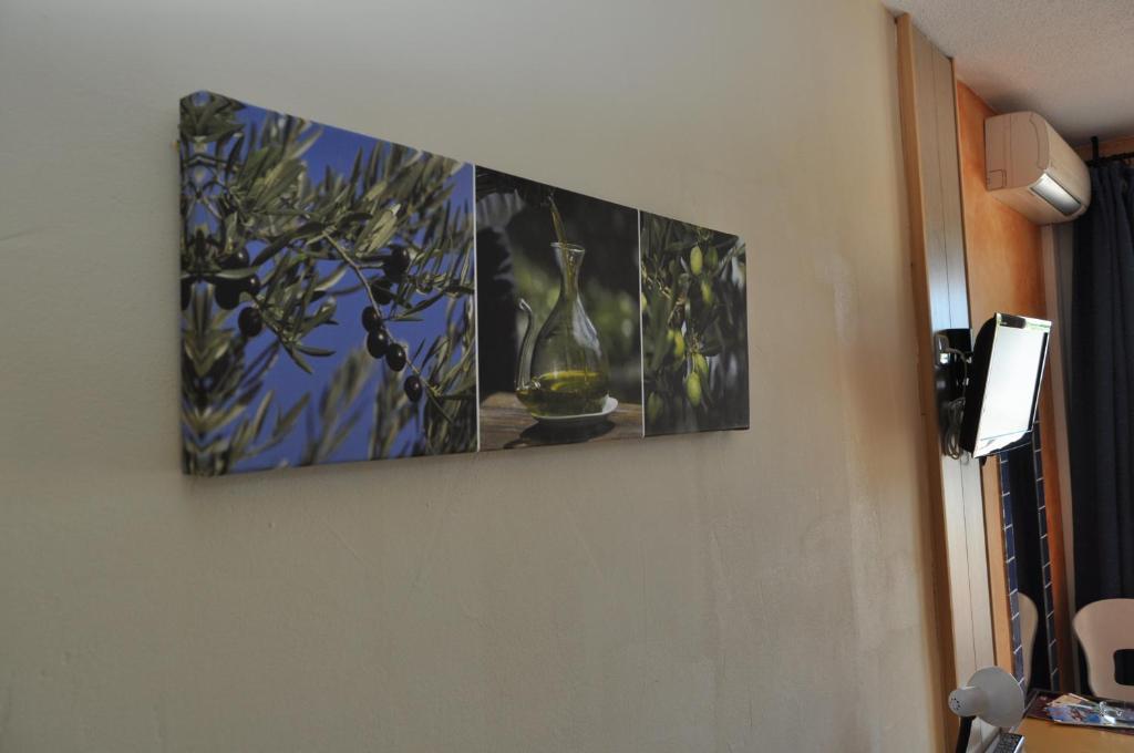 Les Mimosas Hotell Lunel  Rum bild