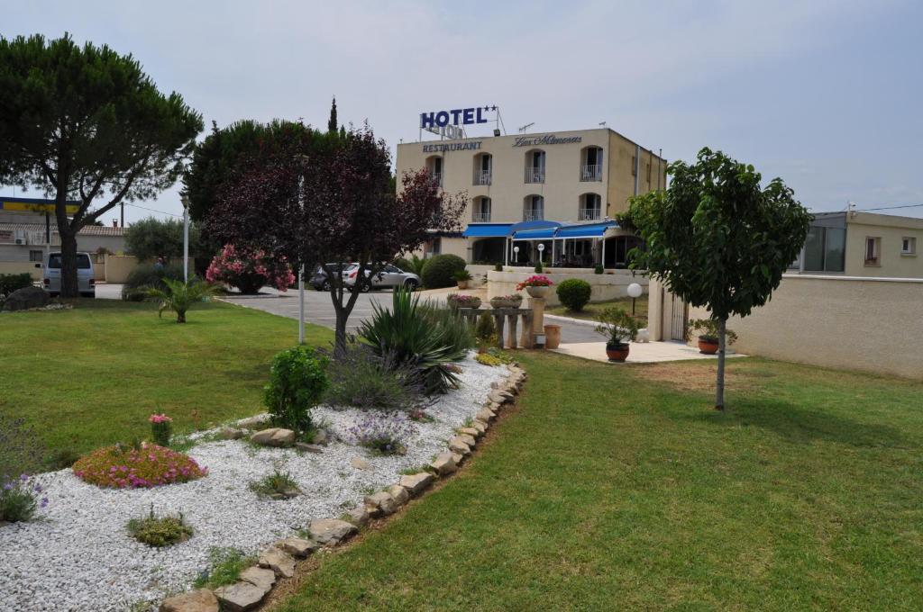 Les Mimosas Hotell Lunel  Exteriör bild